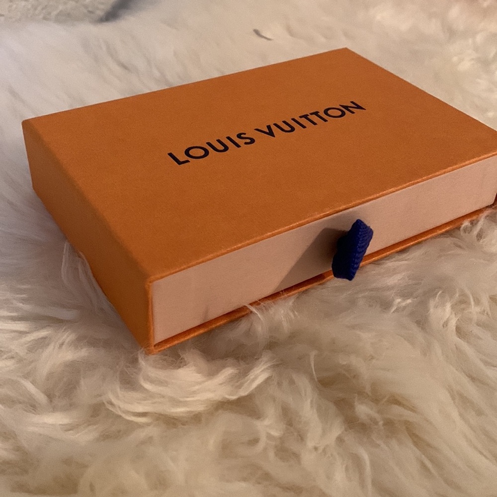 Empty Louis Vuitton small box - image 2
